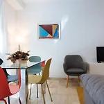 Triana Boutique Free Parking